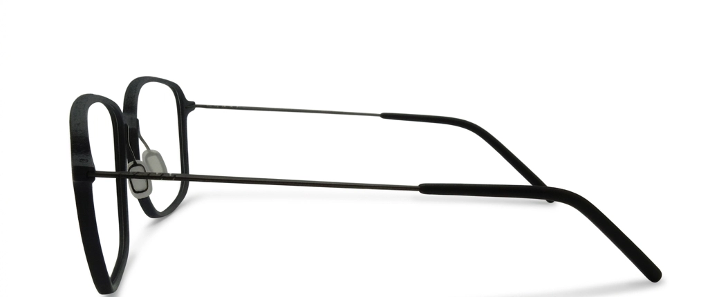Weber Eyewear 3D Brille DORTMUND in Black (F1) – Seitenansicht mit Titan-Bügel